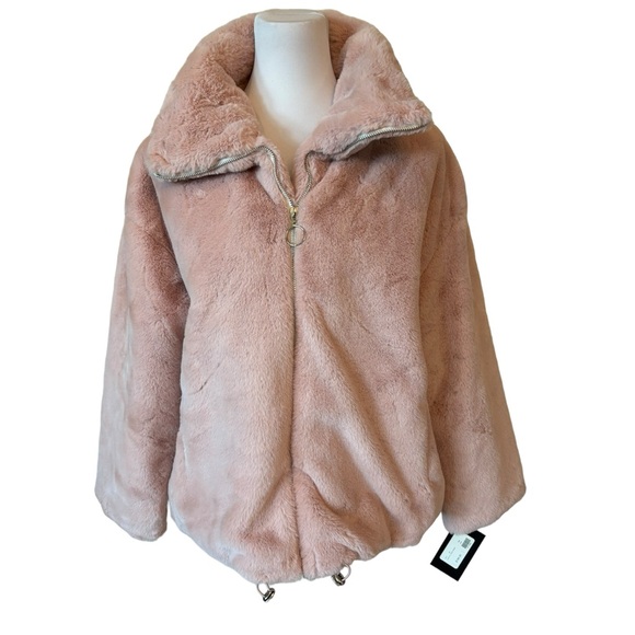 The Lindsi Plush Soft Jacket - Picture 4 of 16